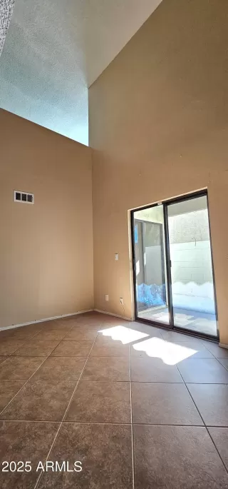 Photo #3: 6813404 Listing