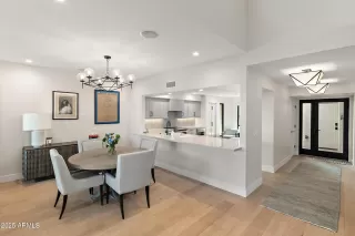 Photo #4: 6813407 Listing