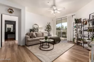 Photo #4: 6813439 Listing