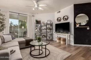 Photo #5: 6813439 Listing