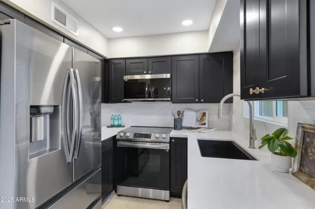 MLS: 6813468 Condo For Sale