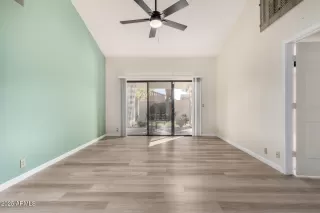 Photo #4: 6813476 Listing