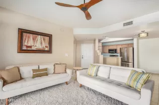 Photo #4: 6813514 Listing