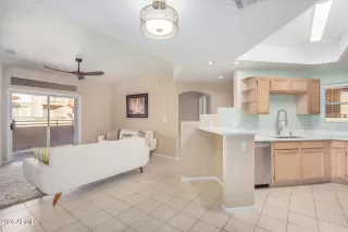 Photo #5: 6813514 Listing