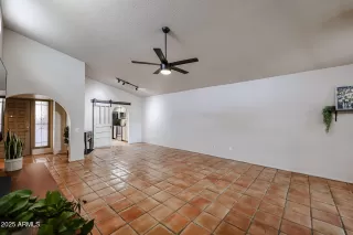 Photo #6: 6813528 Listing 