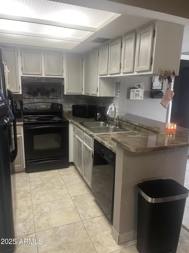 MLS: 6813547 Condo For Sale