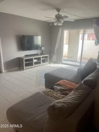 Photo #3: 6813547 Listing