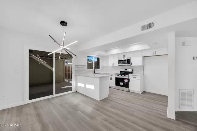 MLS: 6813768 Condo For Sale