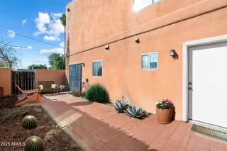 Photo #6: 6813819 Listing 