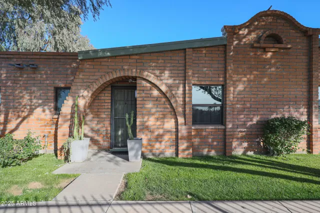 MLS: 6814229 Condo For Sale