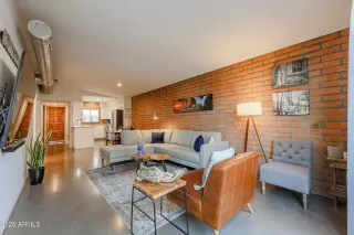 Photo #3: 6814229 Listing 