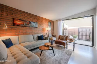 Photo #5: 6814229 Listing 