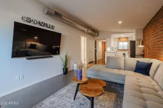 Photo #6: 6814229 Listing 