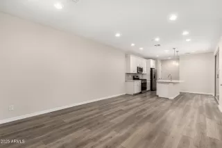 Photo #6: 6814764 Listing 