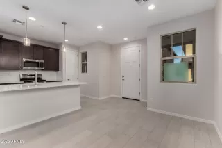 Photo #4: 6814811 Listing