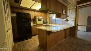 Photo #5: 6815101 Listing 