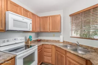 Photo #3: 6815107 Listing