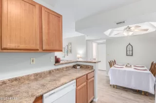 Photo #5: 6815107 Listing