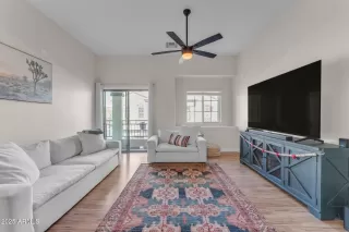 Photo #5: 6815261 Listing