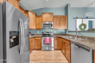 Photo #6: 6815261 Listing