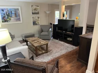 Photo #6: 6815404 Listing