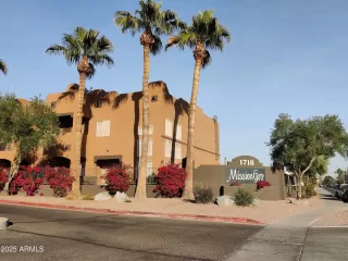 Photo #6: 6815666 Listing 