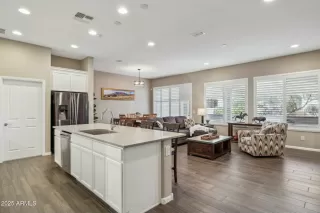 Photo #5: 6815672 Listing 