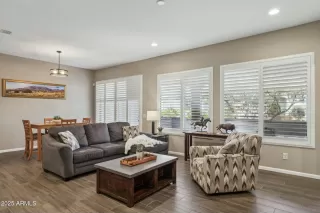 Photo #6: 6815672 Listing 