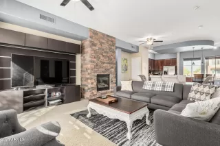 Photo #5: 6815679 Listing