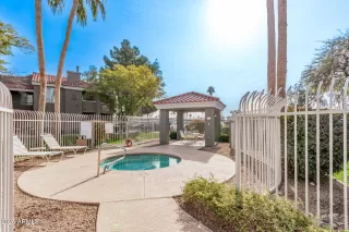 Photo #6: 6815725 Listing