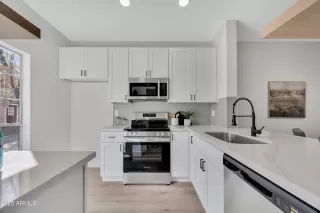 Photo #3: 6815734 Listing