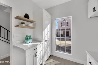 Photo #4: 6815734 Listing