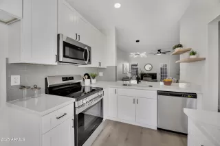 Photo #5: 6815734 Listing