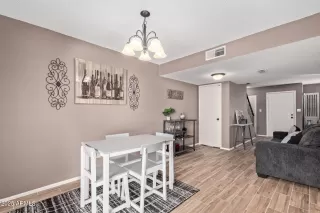 Photo #6: 6815840 Listing 