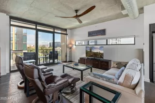 Photo #1: 6815876 Listing