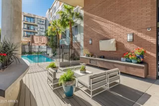 Photo #4: 6815876 Listing