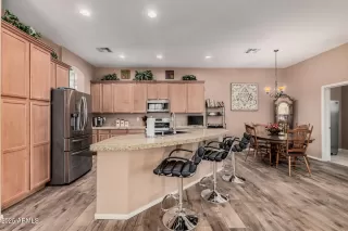 Photo #4: 6816001 Listing 