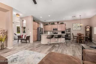 Photo #5: 6816001 Listing 