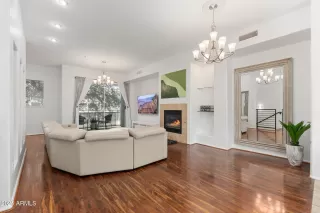 Photo #2: 6816035 Listing