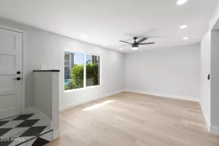 Photo #3: 6816098 Listing 