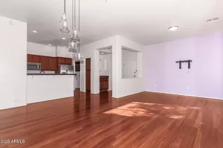 Photo #6: 6816106 Listing 