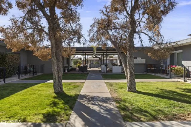 MLS: 6816174 Condo For Sale