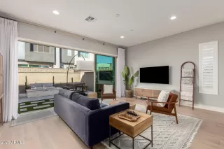 Photo #6: 6816256 Listing