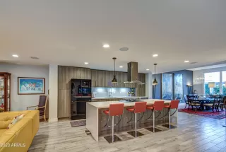 Photo #1: 6816257 Listing 
