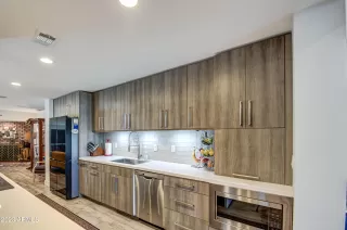 Photo #6: 6816257 Listing 