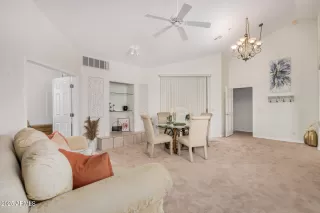 Photo #5: 6816288 Listing