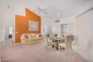 Photo #6: 6816288 Listing