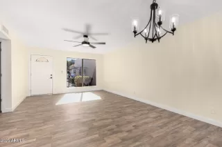 Photo #5: 6816398 Listing