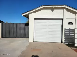 Photo #2: 6816419 Listing 