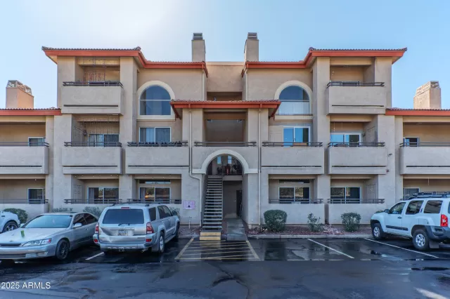 MLS: 6816446 Condo For Sale